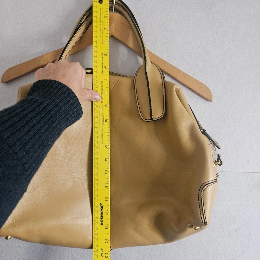 Tods Tan Beige Leather Handbag Black Contrast Stitch Gold Hardware Made in Italy